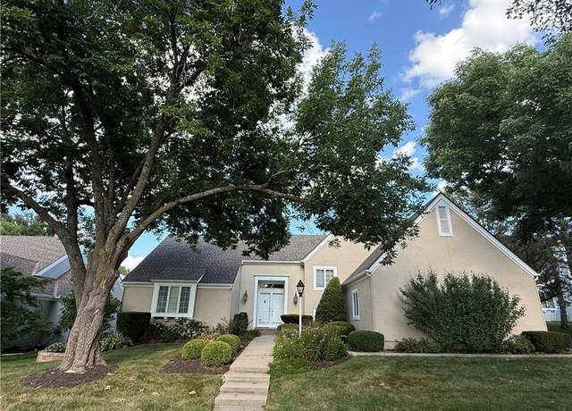 Property at 11221 Granada Ln, Leawood, KS 66211, 3 beds, 2.5 baths