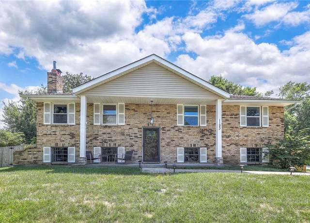 Property at 1123 W Wabash Ter, Olathe, KS 66061, 4 beds, 2.5 baths