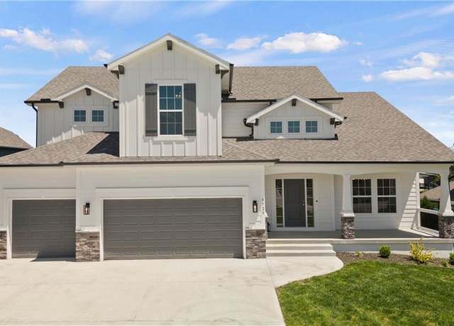 Property at 1051 Fir Ln, Liberty, MO 64068, 4 beds, 3.5 baths