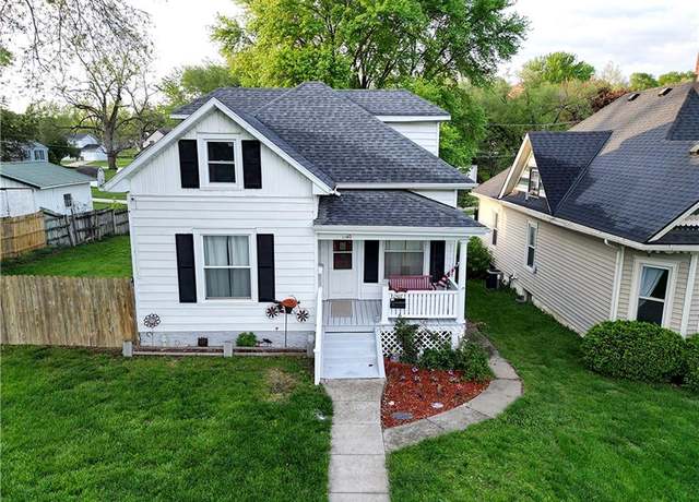 Property at 1507 Commercial St, Atchison, KS 66002, 3 beds, 2 baths