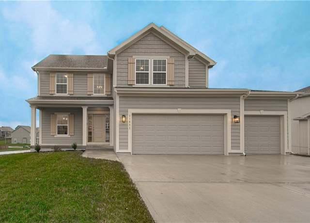 Property at 6106 NE 118th St, Kansas City, MO 64156, 4 beds, 2.5 baths