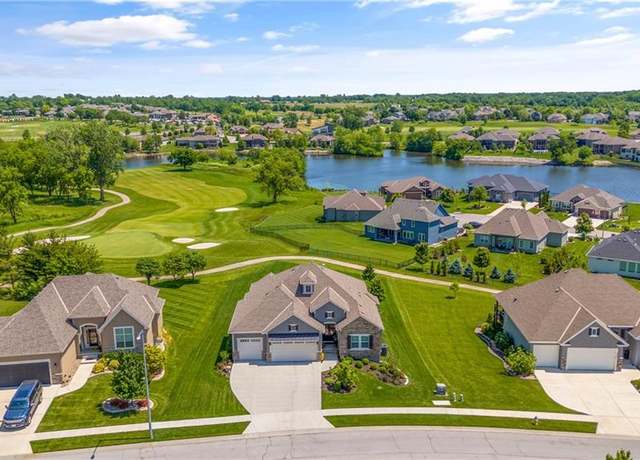 Property at 4313 Lakeview Ter, Basehor, KS 66007, 4 beds, 3 baths
