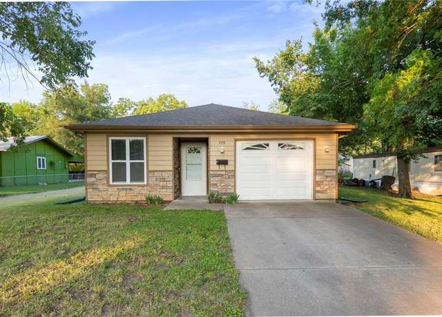 Property at 739 S Cypress St, Ottawa, KS 66067, 3 beds, 2 baths