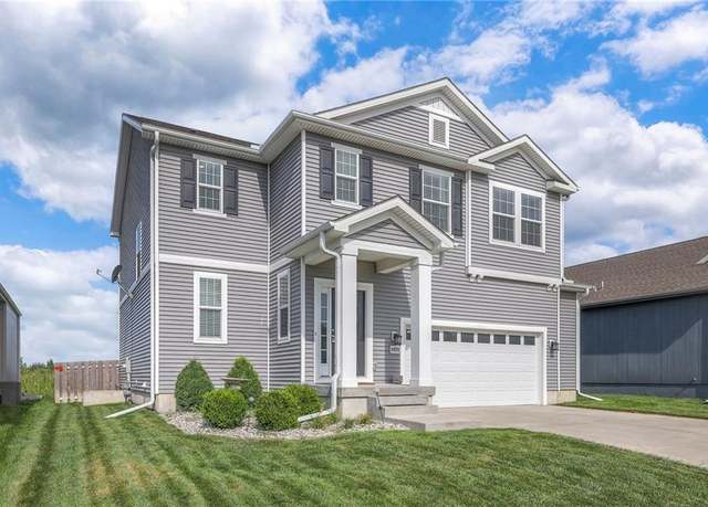 Property at 4828 SW Beckham Dr, Lee's Summit, MO 64083, 4 beds, 2.5 baths