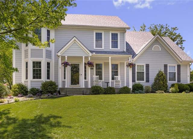 Property at 12633 W 121st St, Overland Park, KS 66213, 4 beds, 3 baths
