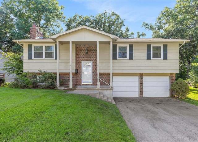 Property at 83 Grandview Dr, Warrensburg, MO 64093, 3 beds, 3 baths
