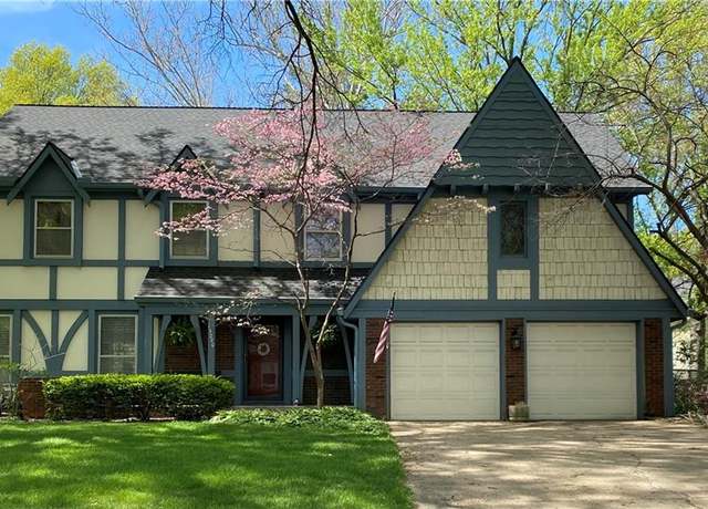 Property at 13220 W 76th St, Lenexa, KS 66216, 5 beds, 2.5 baths