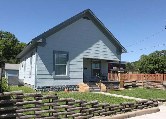 Property at 102 W 21st St, Pittsburg, KS 66762, 2 beds, 1 bath
