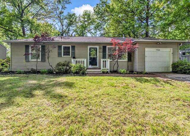 Property at 7934 Maple St, Prairie Village, KS 66208, 3 beds, 2 baths