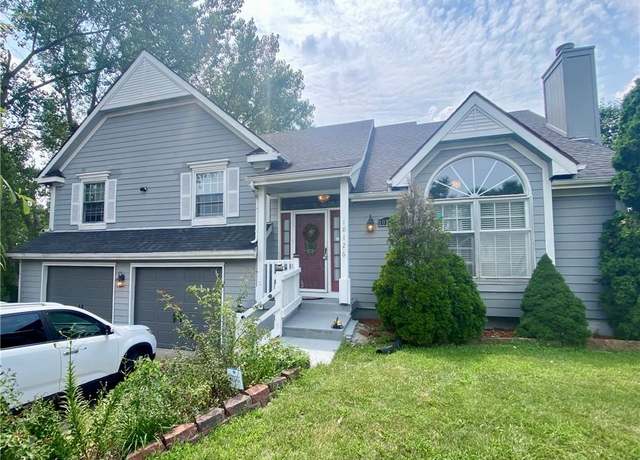 Property at 10126 N Highland Ter, Kansas City, MO 64155, 4 beds, 3 baths