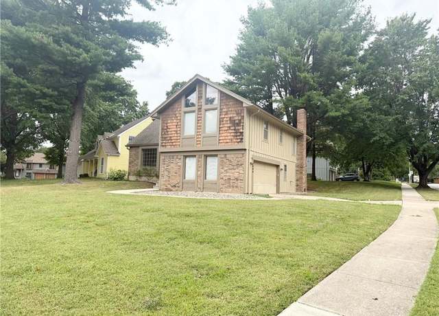 Property at 7904 Rosehill Rd, Lenexa, KS 66215, 4 beds, 2.5 baths