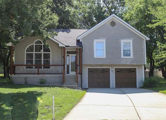 Property at 311 NE Bridge Pl, Blue Springs, MO 64014, 3 beds, 2.5 baths