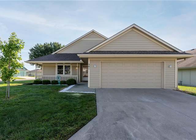 Property at 501 S Poseidon Way, Raymore, MO 64083, 2 beds, 3 baths