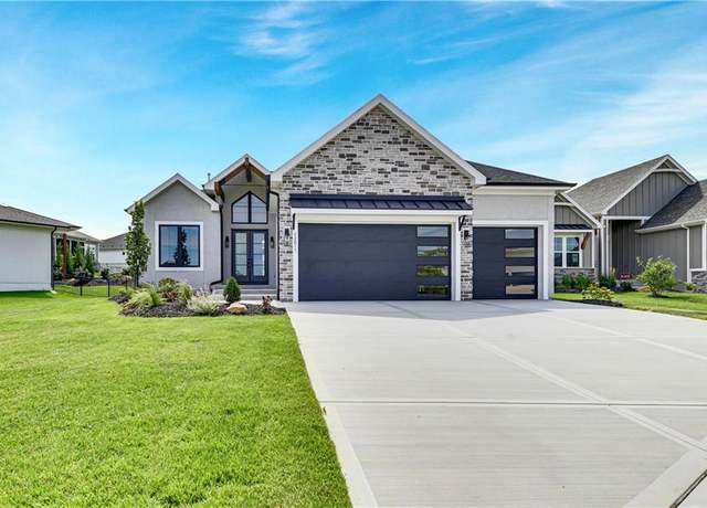 Property at 22011 W 94th St, Lenexa, KS 66220, 4 beds, 3 baths