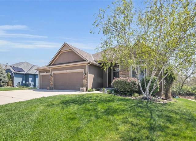 Property at 5801 N Liberty Ave, Kansas City, MO 64118, 3 beds, 3 baths