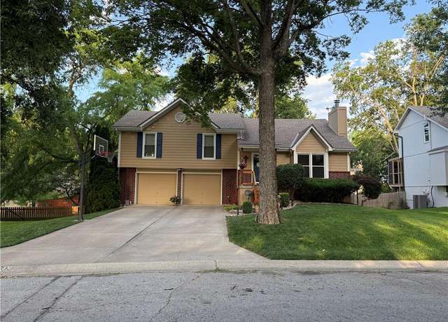 Property at 1321 NE Quail Walk Dr, Blue Springs, MO 64014, 3 beds, 2.5 baths