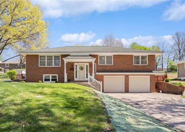 Property at 3613 N Park Ave, Kansas City, MO 64116, 3 beds, 2.5 baths
