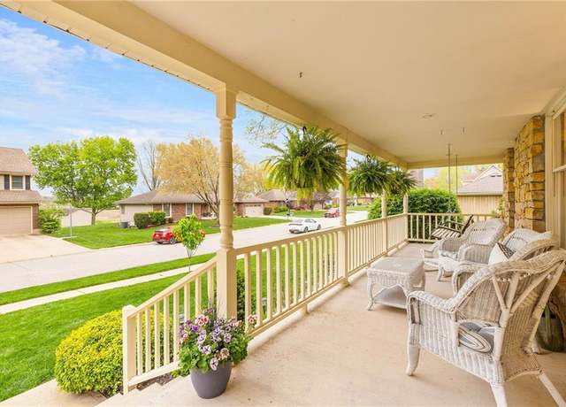 Property at 2700 S Mohican Ave, Independence, MO 64057, 4 beds, 2.5 baths