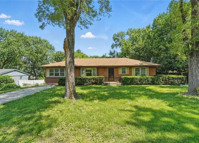 Property at 502 NE 74th St, Gladstone, MO 64118, 3 beds, 2 baths