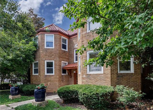 Property at 14 E 50th St #1, Kansas City, MO 64112, 2 beds, 1 bath