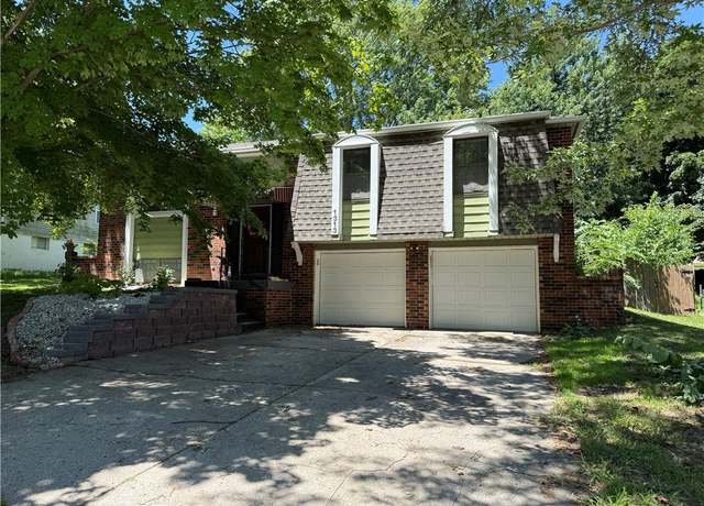Property at 1313 NW Covington Dr, Blue Springs, MO 64015, 3 beds, 1.5 baths