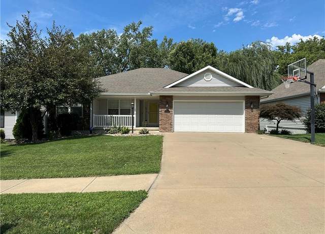 Property at 3214 Arbor Lake Dr, St Joseph, MO 64506, 4 beds, 3 baths