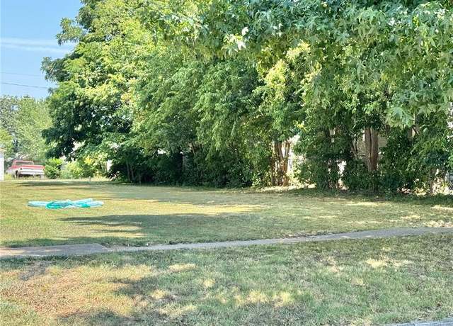 Property at 1605 Chess Ave, Parsons, KS 67357