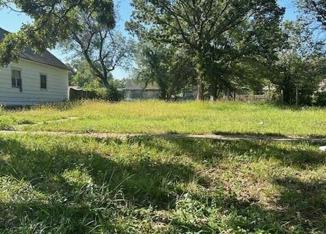 Property at 1105 W Myrtle St, Independence, KS 67301