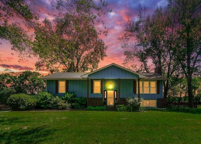 Property at 18481 W 170th Ter, Olathe, KS 66062, 3 beds, 2.5 baths