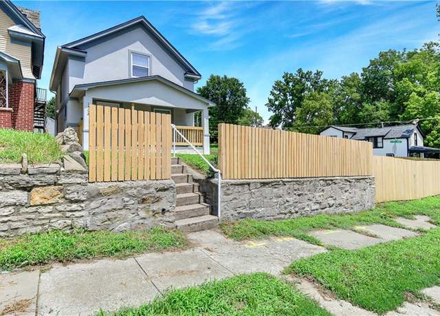 Property at 1502 Wood Ave, Kansas City, KS 66104, 3 beds, 1.5 baths