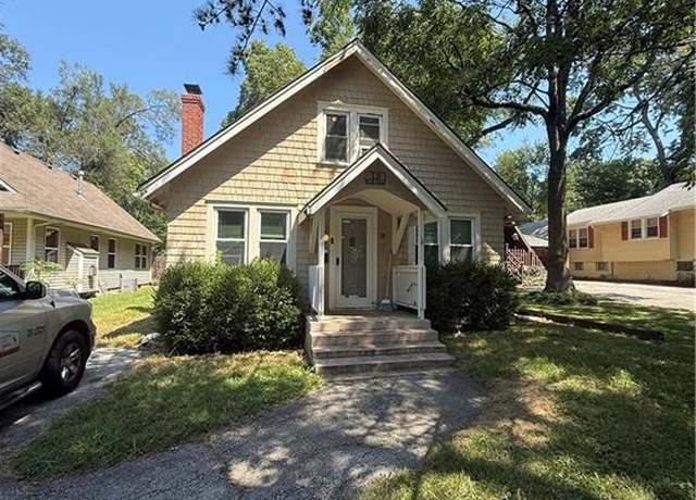 Property at 18 W 79th Ter, Kansas City, MO 64114, 3 beds, 1 bath