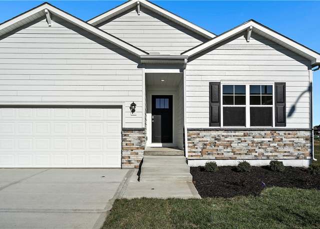 Property at 10290 Sorano Dr, Peculiar, MO 64073, 3 beds, 2 baths