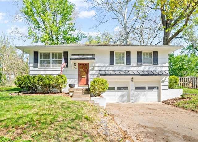 Property at 10310 W 73rd St, Shawnee, KS 66203, 3 beds, 1.5 baths
