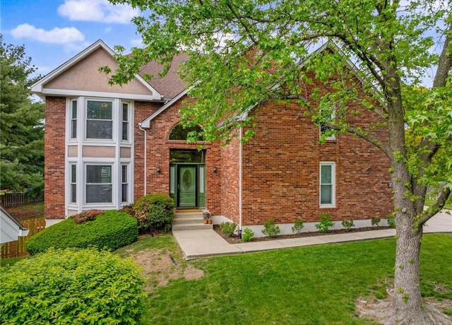 Property at 2023 NE Newport Ct, Blue Springs, MO 64014, 4 beds, 4 baths