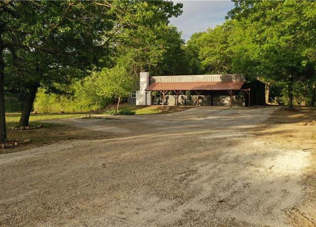 Property at 1092 E 530th Ave, Pittsburg, KS 66762, 3 beds, 3 baths