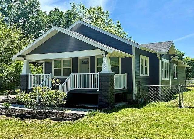 Property at 1326 E 14th St, Pittsburg, KS 66762, 3 beds, 2 baths