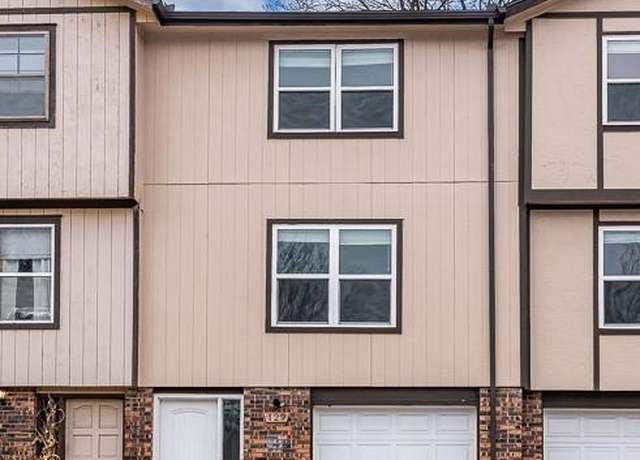 Property at 129 Kindred Ave, Bonner Springs, KS 66012, 2 beds, 1.5 baths