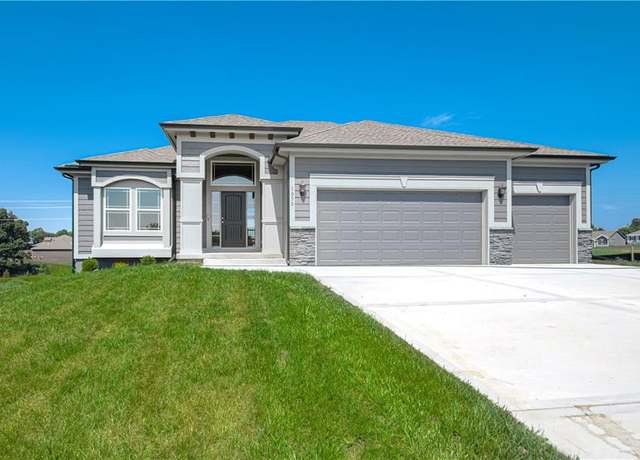 Property at 1055 Fir Ln, Liberty, MO 64068, 4 beds, 4 baths