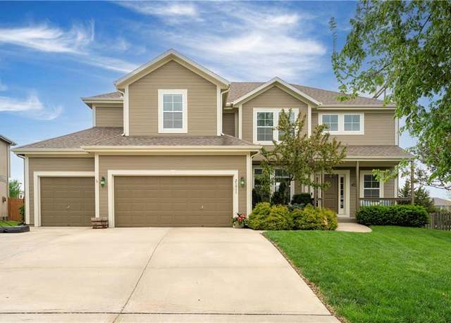 Property at 21911 W 96th St, Lenexa, KS 66220, 4 beds, 3.5 baths