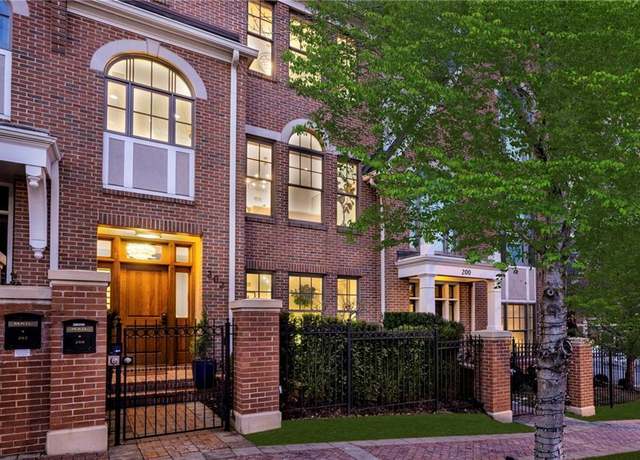 Property at 202 W 50th St, Kansas City, MO 64112, 3 beds, 3 baths