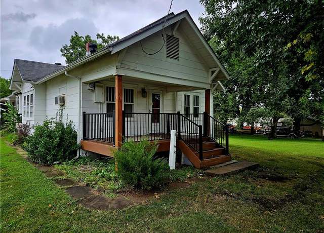 Property at 1548 Brown Ave, Osawatomie, KS 66064, 2 beds, 1 bath
