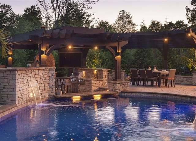 Property at 3713 W 140th St, Leawood, KS 66224, 6 beds, 7.5 baths