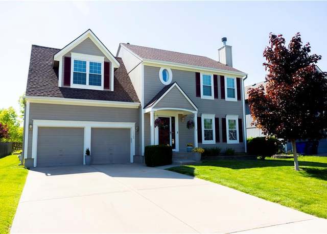 Property at 16366 S Hunter St, Olathe, KS 66062, 4 beds, 2.5 baths