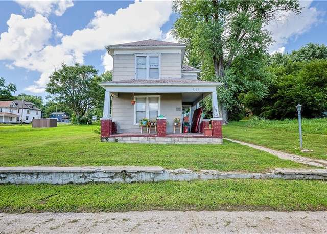 Property at 2209 Angelique St, St Joseph, MO 64501, 2 beds, 1 bath