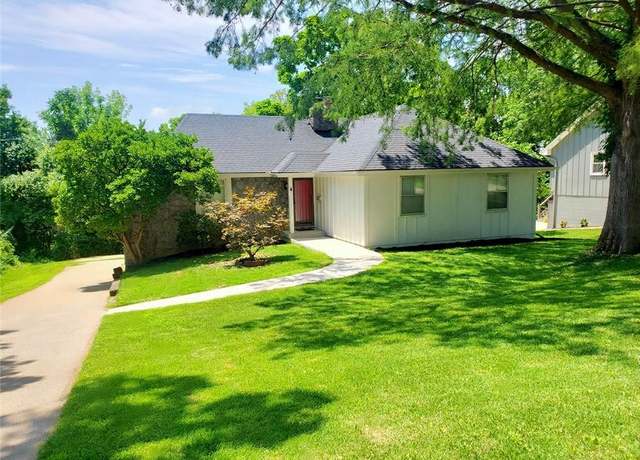 Property at 11119 E 85th Ter, Raytown, MO 64138, 3 beds, 2.5 baths