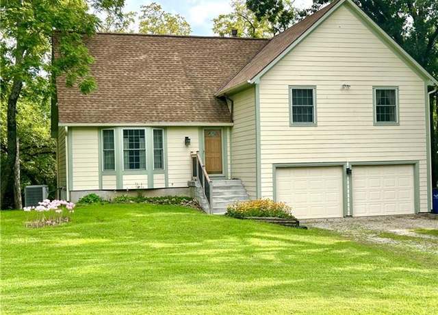 Property at 28465 W 85th Ter, De Soto, KS 66018, 4 beds, 2 baths
