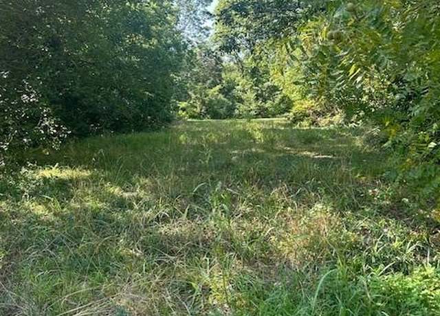Property at 817 W Magnolia St, Independence, KS 67301