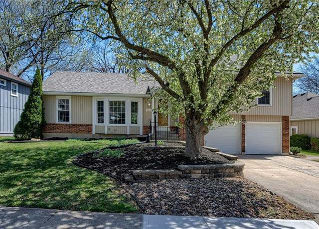 Property at 3917 NE 59th Ter, Gladstone, MO 64119, 3 beds, 3 baths