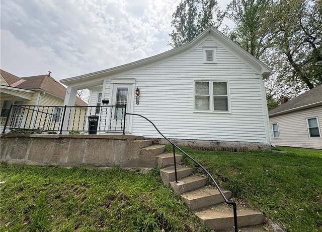 Property at 2918 Patee St, St Joseph, MO 64507, 2 beds, 1 bath