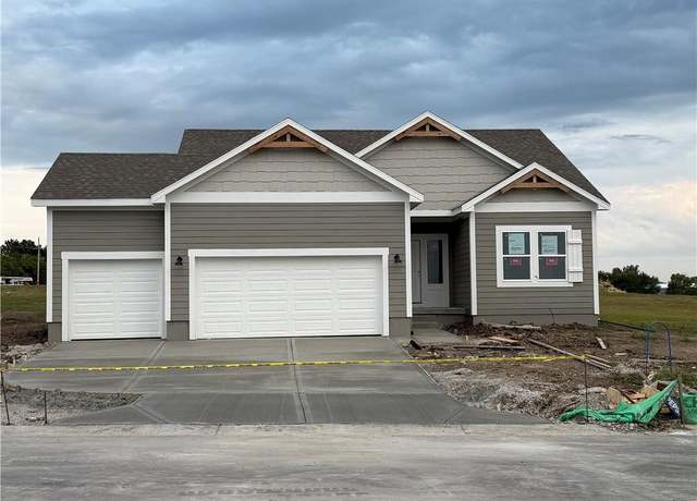 Property at 1313 SE Ranchland St, Lee's Summit, MO 64081, 2 beds, 2 baths
